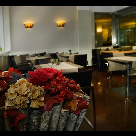 Sure By Western Milano 4*