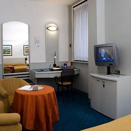 Hotel Sure By Western Milano Pádua