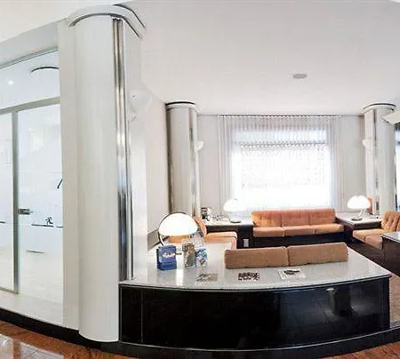 Hotel Sure By Western Milano Padova