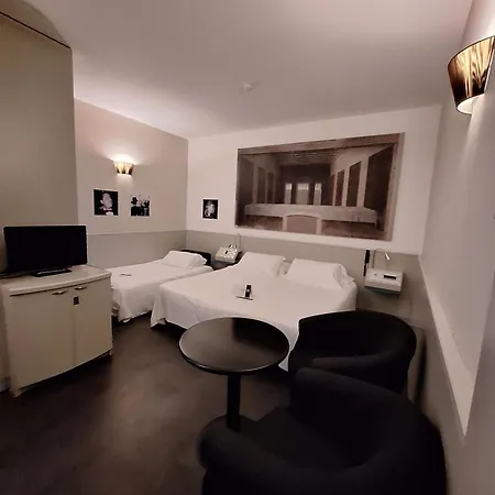 Sure By Western Milano 4*