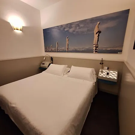Hotel Sure By Western Milano 4*