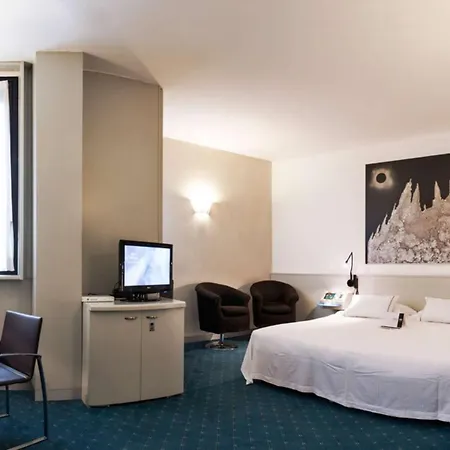 Sure By Western Milano Hotel 4*