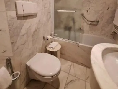 Hotel Sure By Western Milano Padua