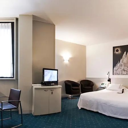 Sure By Western Milano 4*