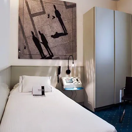 Sure By Western Milano 4*