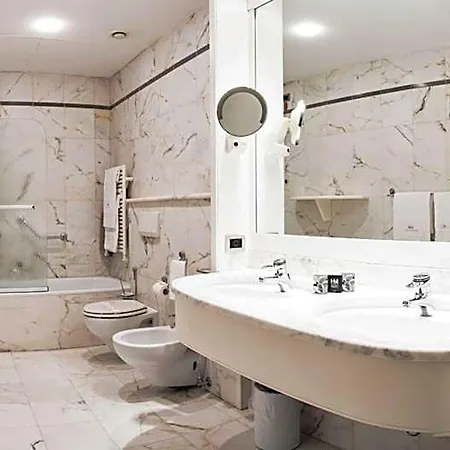 Sure By Western Milano 4*