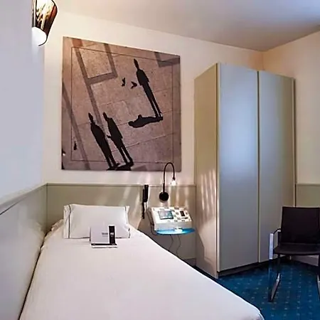 Sure By Western Milano 4*