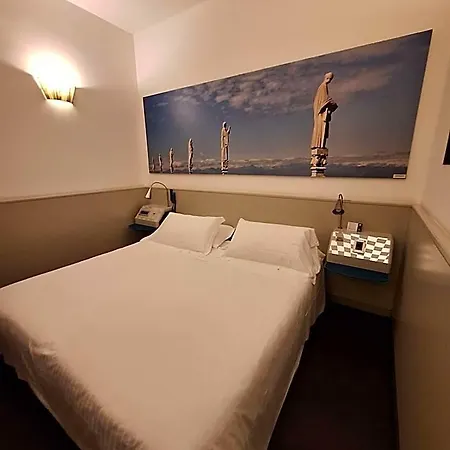 Sure By Western Milano 4*