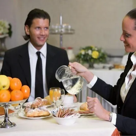 Hotel Sure By Western Milano 4*