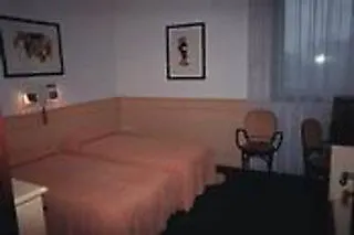 Hotel Sure By Western Milano 4*