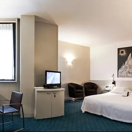 Sure By Western Milano Hotel 4*