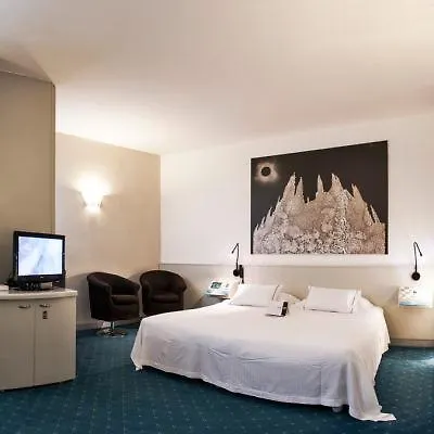 Sure By Western Milano Hotel 4*