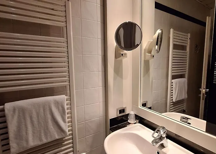 Hotell Sure By Western Milano Padua