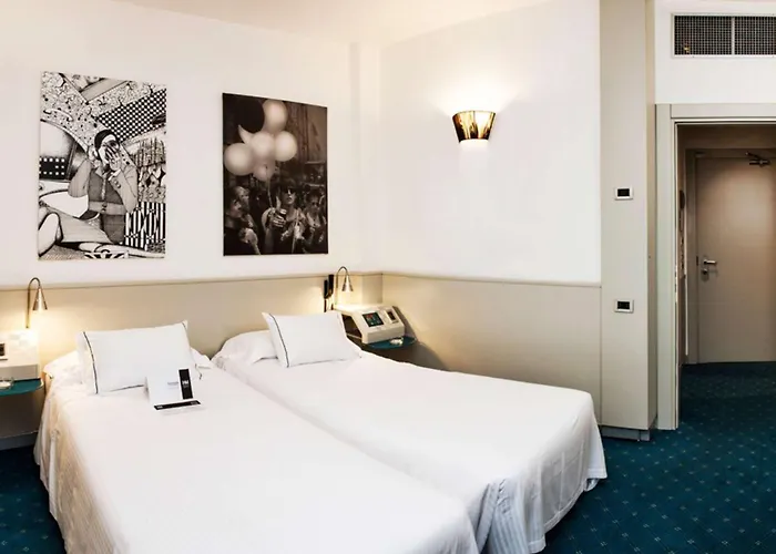 Hotel Sure By Western Milano 4*