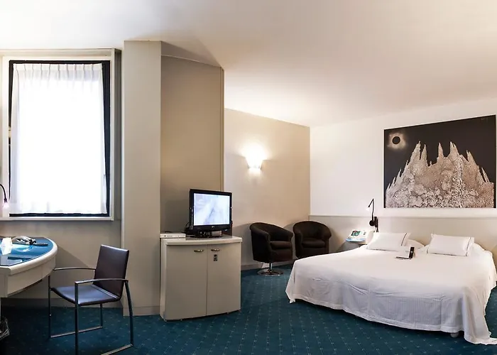 Sure By Western Milano 4*